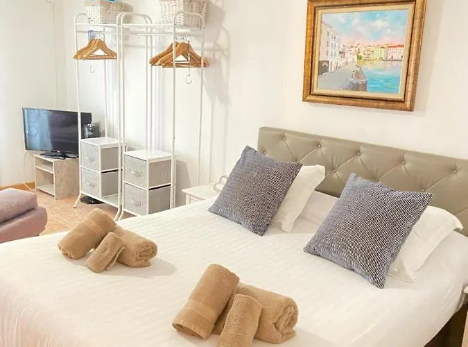 Loft-estudio Llane En * 卡达克斯